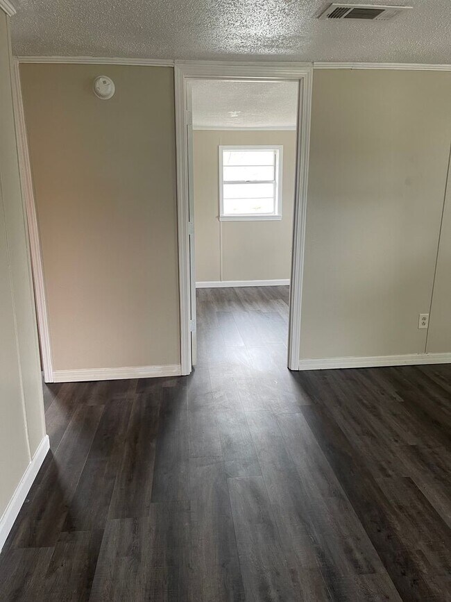 Foto del edificio - 3 Bed 1 Bath House