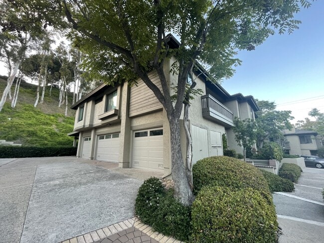 Building Photo - 6036 Cirrus St