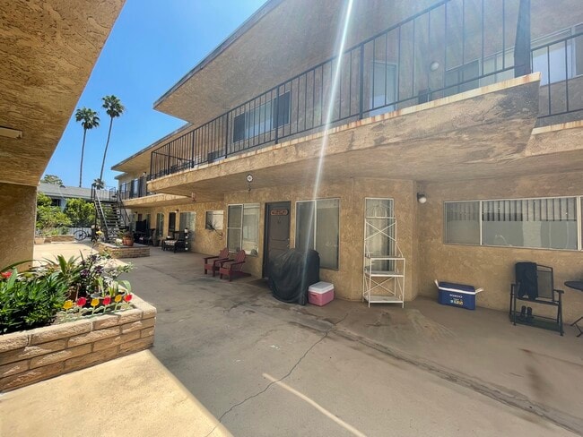 Building Photo - 720 Raymond Ave