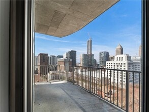 Building Photo - 943 Peachtree St NE