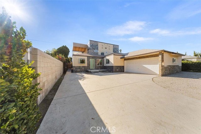 Building Photo - 18750 Collins St