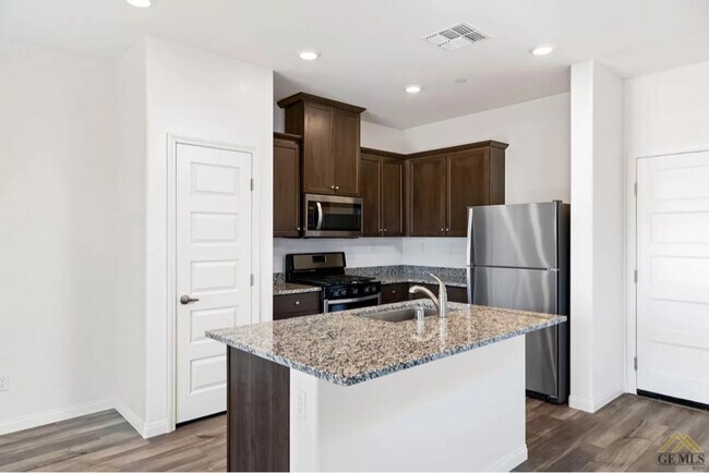 Foto del edificio - 5018 Anaconda Ave