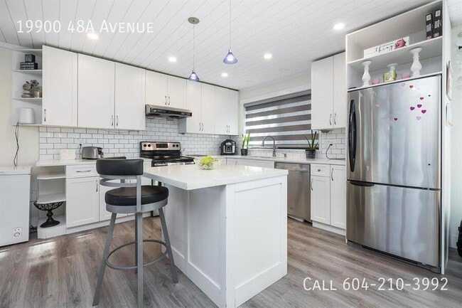 Building Photo - Perfect Family Home!