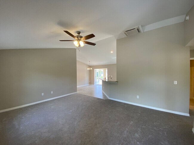 Foto del edificio - Desirable SE Ocala Neighborhood 3/2/2 *WON'T LAST*