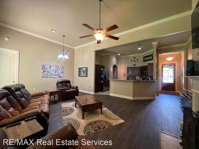 Building Photo - 3 br, 2 bath House - 1113 Bear Creek Dr.