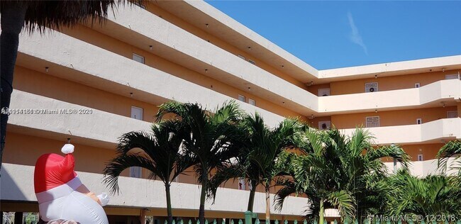 Foto del edificio - 802 NW 87th Ave