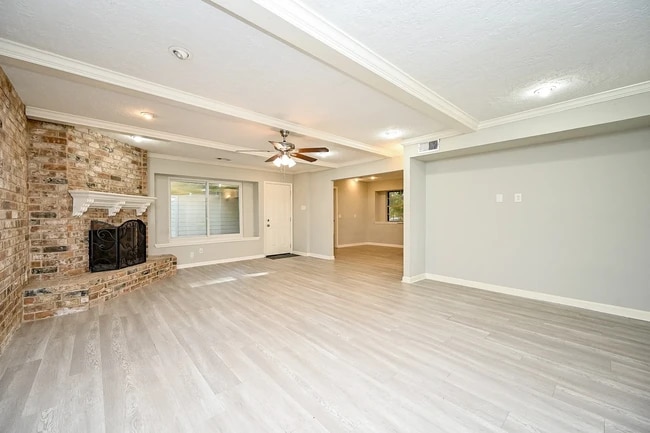 Family Room - 602 Mobile Ct