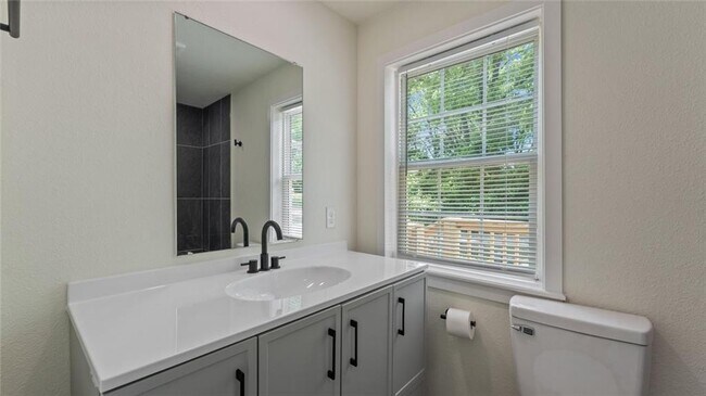 Foto del edificio - 1580 Jones Ln