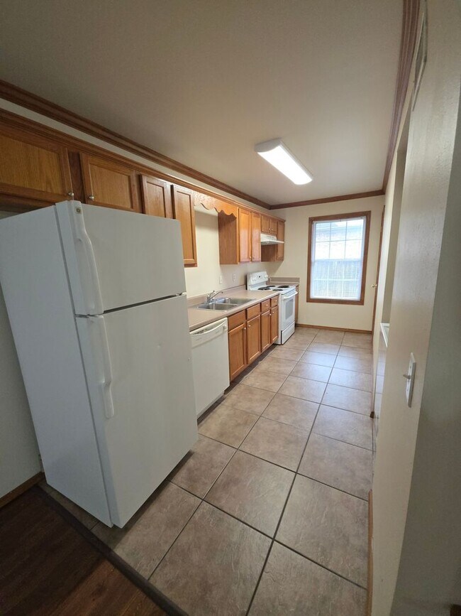 Foto del edificio - 614 E 8th St