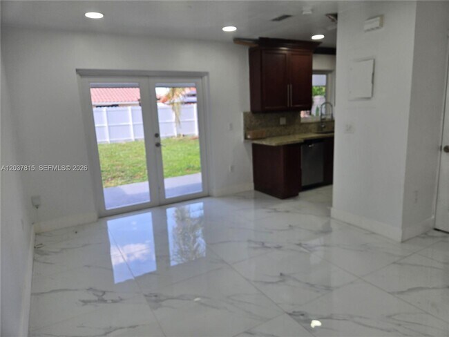 Building Photo - 13520 SW 64th Ln