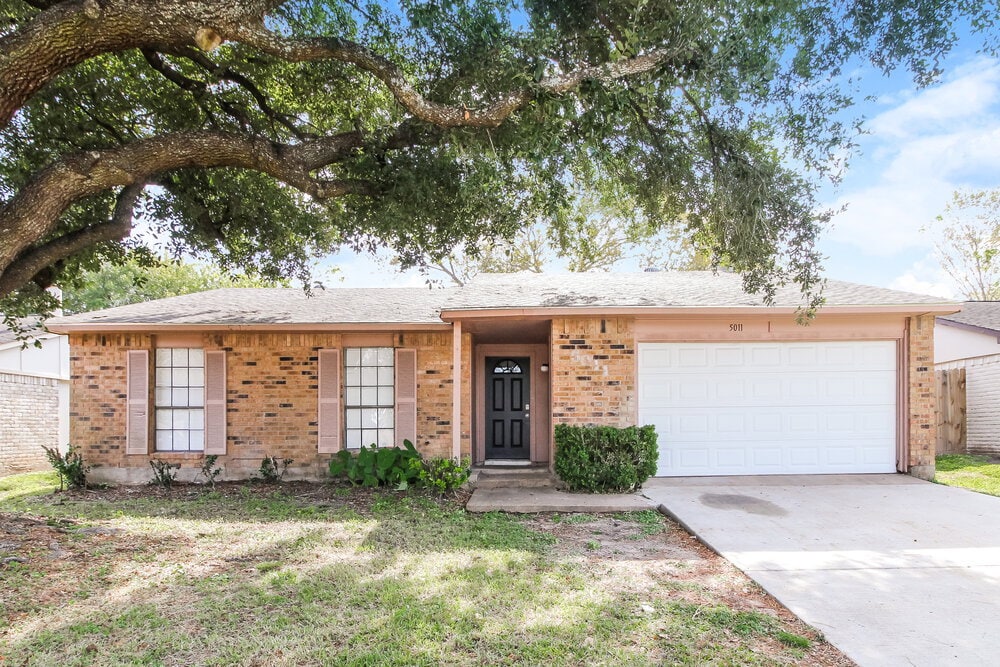 Foto principal - 5011 Ridge Manor Dr