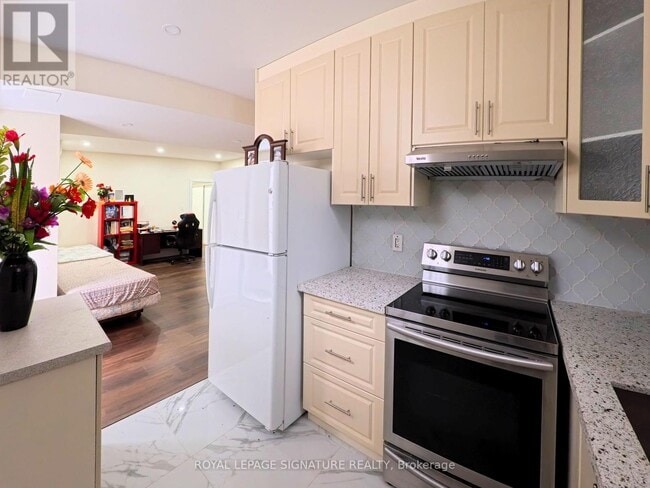 Building Photo - 231 Hillsview Dr