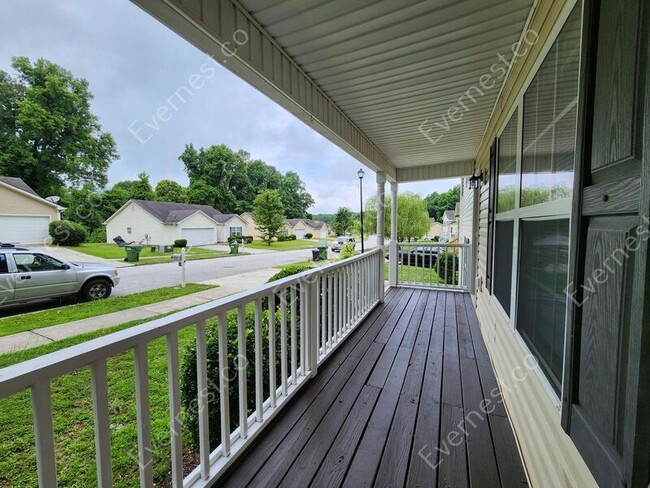 Building Photo - 545 Bridgeport Pl