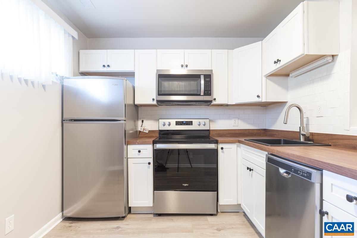 Foto del edificio - 644 Woodburn Ct