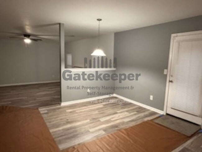 Building Photo - 6263 Shell Dr SW