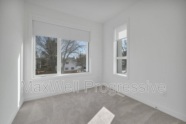 Building Photo - 9115-9165 65 Ave NW