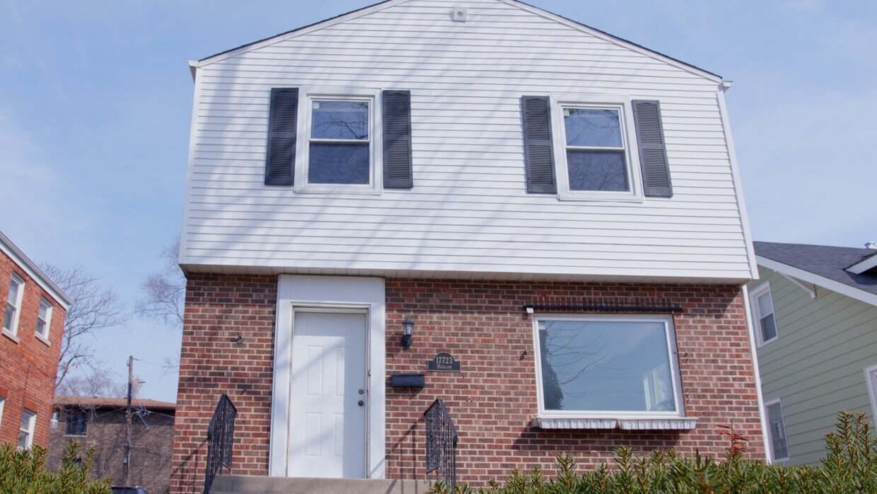 Primary Photo - 17723 Highland Ave