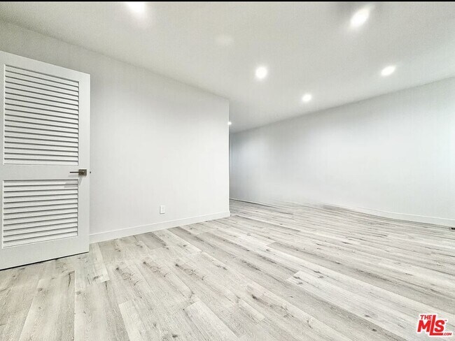 Foto del edificio - 1118 S Holt Ave