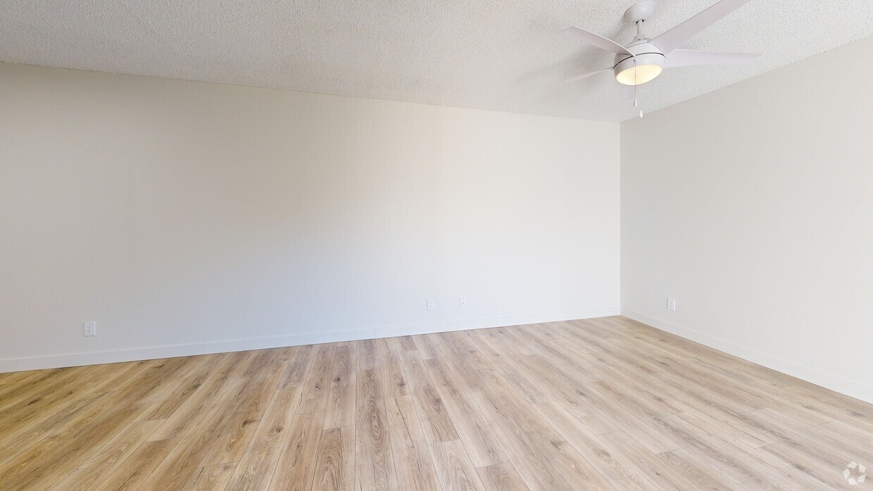 Photo - Lakeside Casitas Apartments