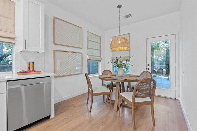 Foto del edificio - 17813 Box Canyon Terrace