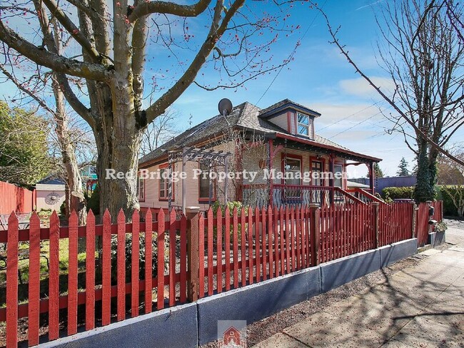 Building Photo - 5022 NE 23rd Ave