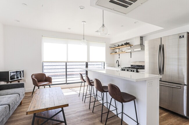 Foto del edificio - 1603 W 35th St