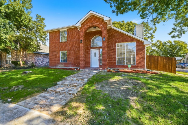 Building Photo - 2100 Riverplace Dr