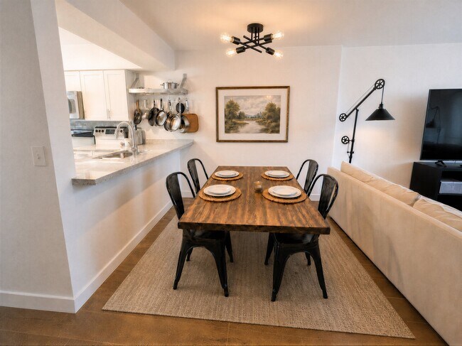 Foto del edificio - 8102 Briar Ridge Ln