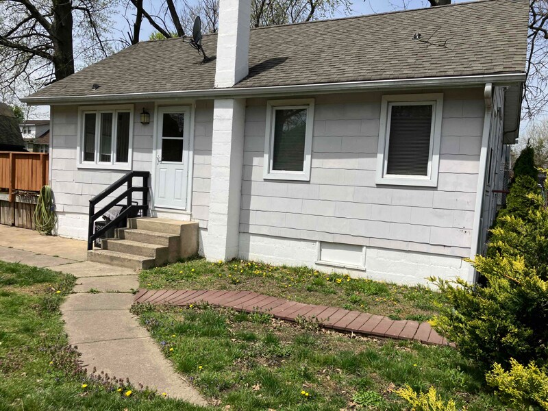 Foto principal - 916 Cedar Ave