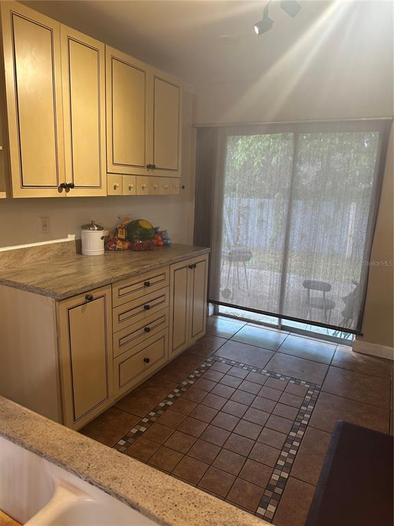 Foto del edificio - 7252 Harbor Heights Cir