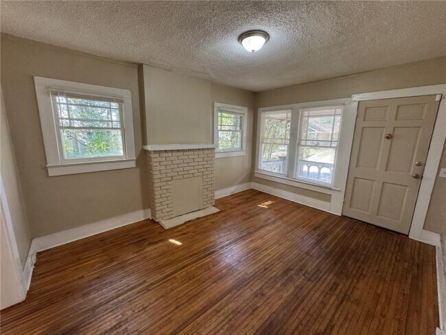 Foto del edificio - 134 N Carlen St