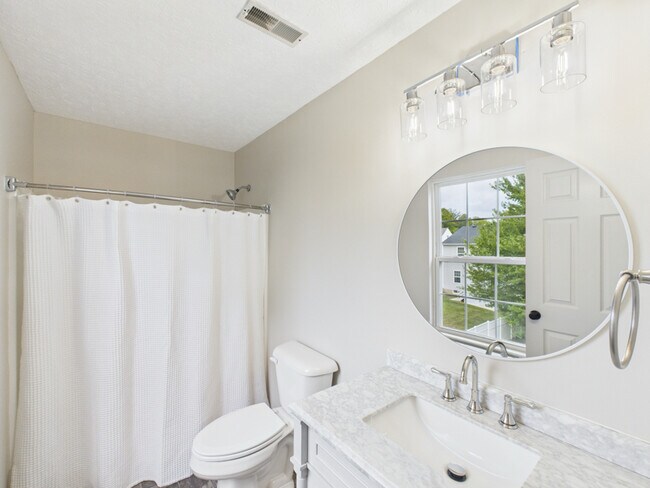 Foto del edificio - 201 Greenleaf Dr