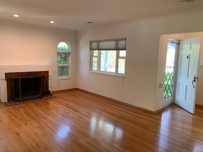 Foto del edificio - 227 Pasqual Ave