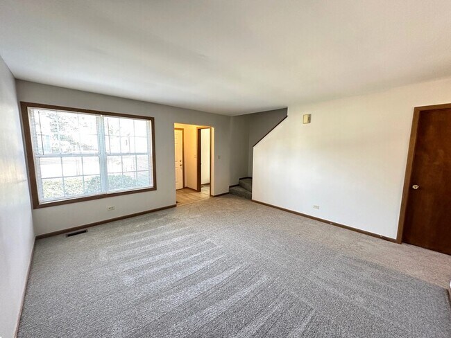 Foto del edificio - 542 N Crystal Ave