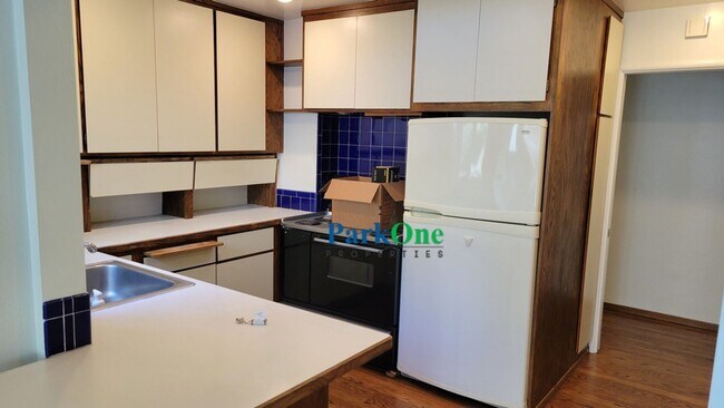 Building Photo - Charming Single Family Home in Orinda!