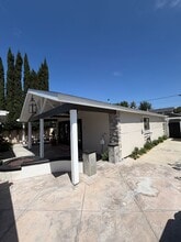 Building Photo - 535 E Van Bibber Ave