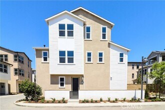 Building Photo - 418 Lobata