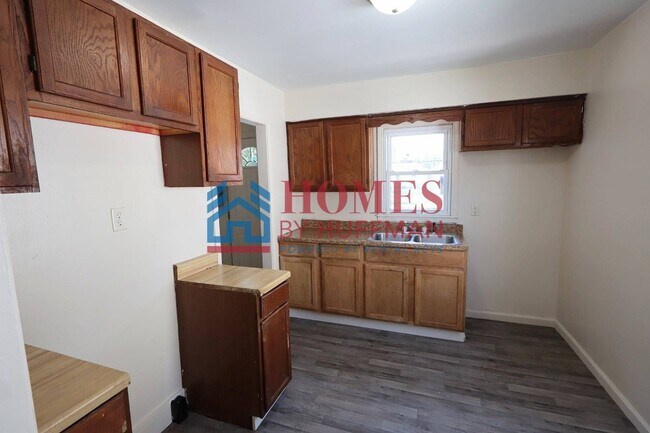 Foto del edificio - 1413 E Illinois St