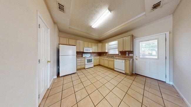 Photo - 3 Bedroom Unit at Ross Park House