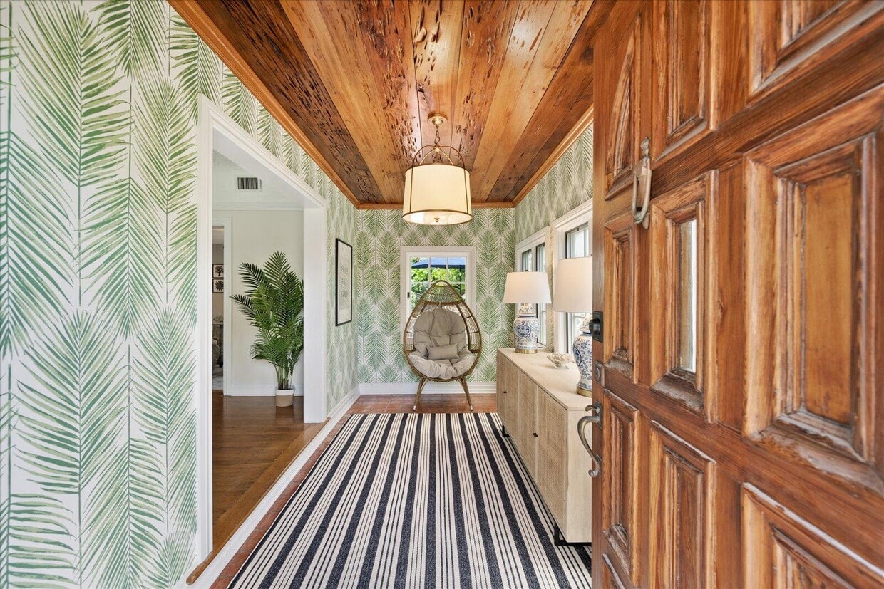 Foto principal - 221 Greymon Dr