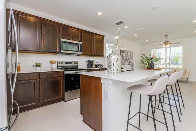 Building Photo - Silverleaf Oaks