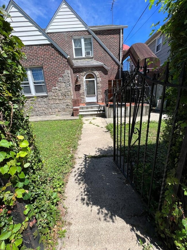 Building Photo - 4223 193rd St