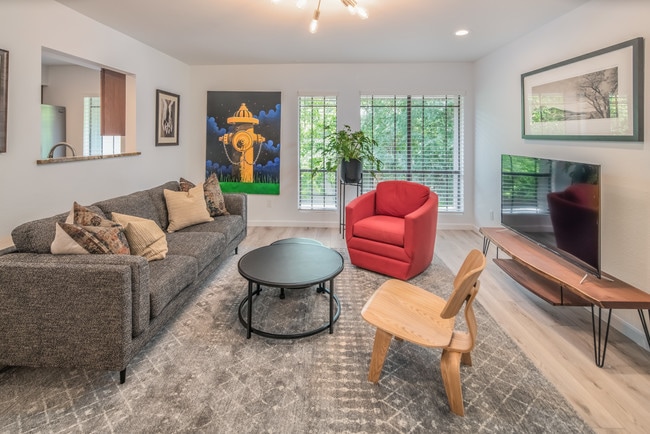 Living Room - 5221 N 24th St