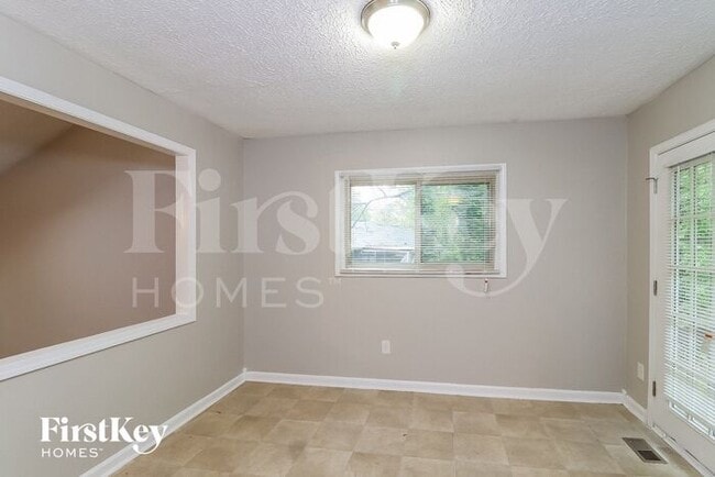Building Photo - 402 Southfork Trail