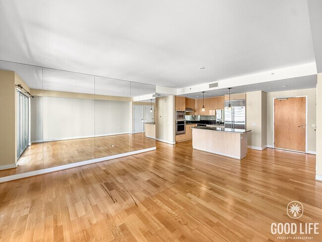 Foto del edificio - Downtown Luxury Living – 2B/2BA Condo with City Views!