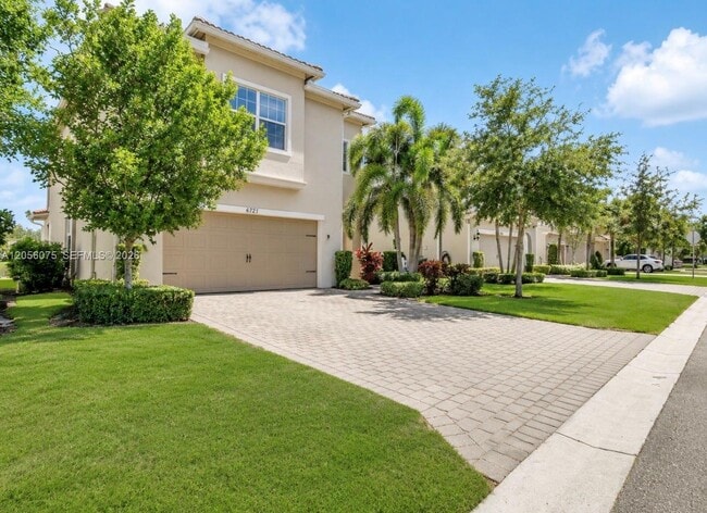 Building Photo - 4729 Greenway Dr