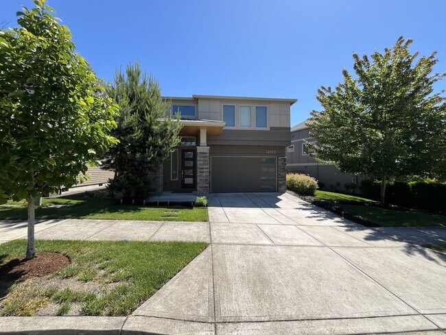 Foto del edificio - Elegant South Cooper Mountain Home with 4 Bedrooms, Bonus Room, Main-Level Suite & Designer Finishes