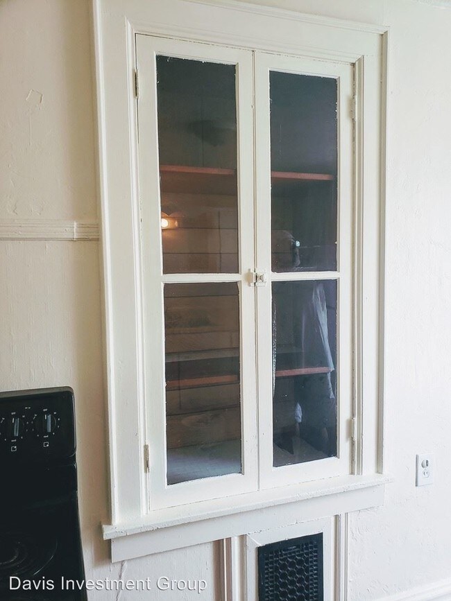 Foto del edificio - 3 br, 1 bath Apartment - 801 Warren Avenue