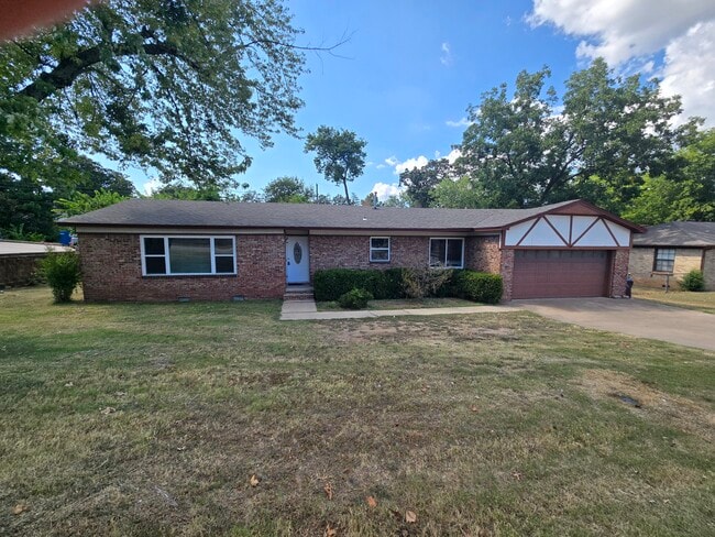 Foto del edificio - 3530 Old Greenwood Rd