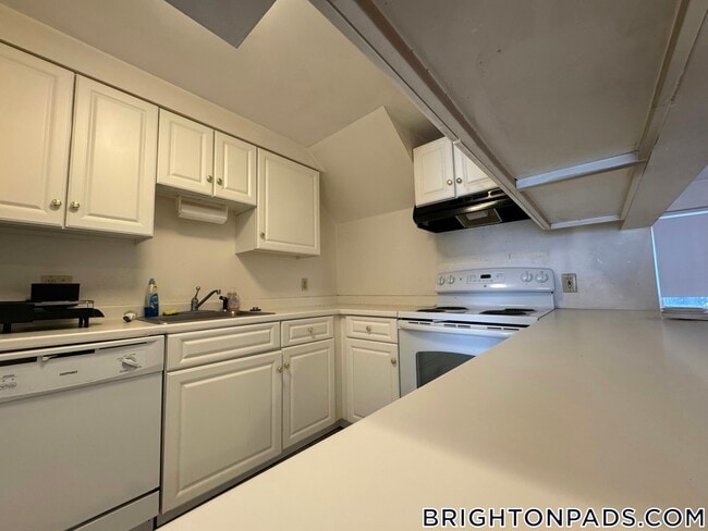 Foto del edificio - 8-10 Glencoe St.